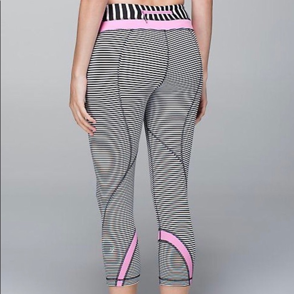 Lululemon RARE Seawheeze Run Inspire Crop II